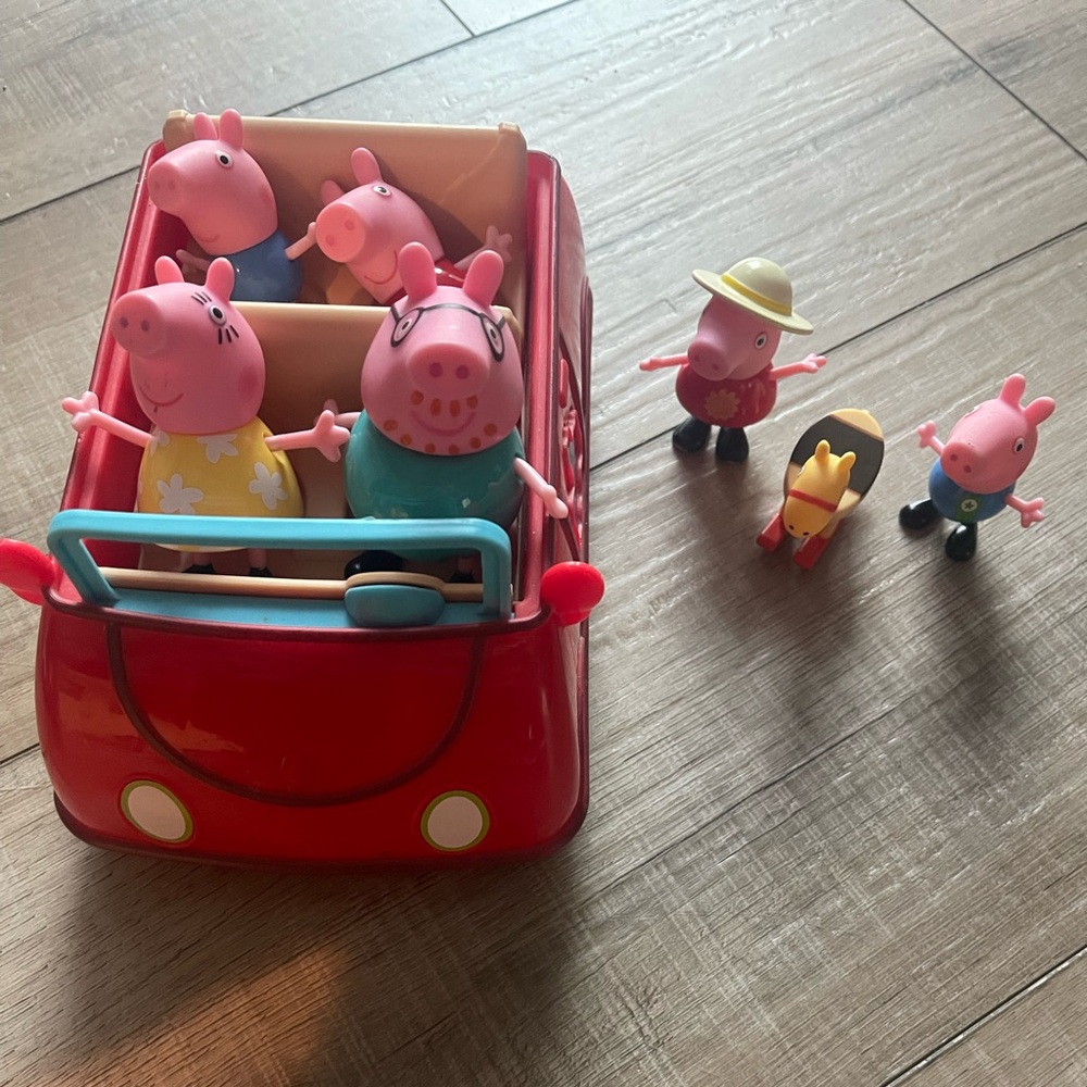Peppa Pig Red Family Adventure Car
